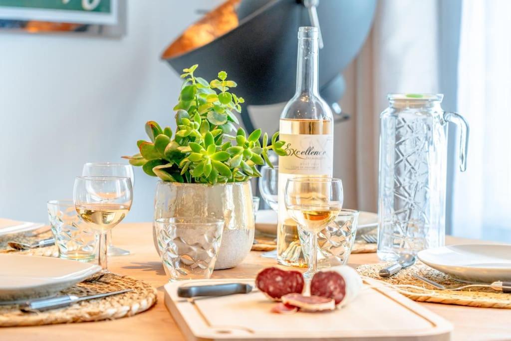 Superbe Appartement Neuf, Climatise Centre Village Le Plan-de-la-Tour Kültér fotó
